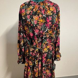 Long sleeved floral print dress with tie waist!